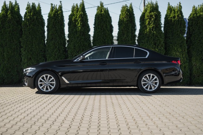 bmw-520d-xdrive-g30-lci-black-2022-7